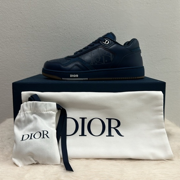 Dior World tour navy blue- size 37. NWT. Incd box, dust bag and xtra shoe laces - Picture 3 of 5